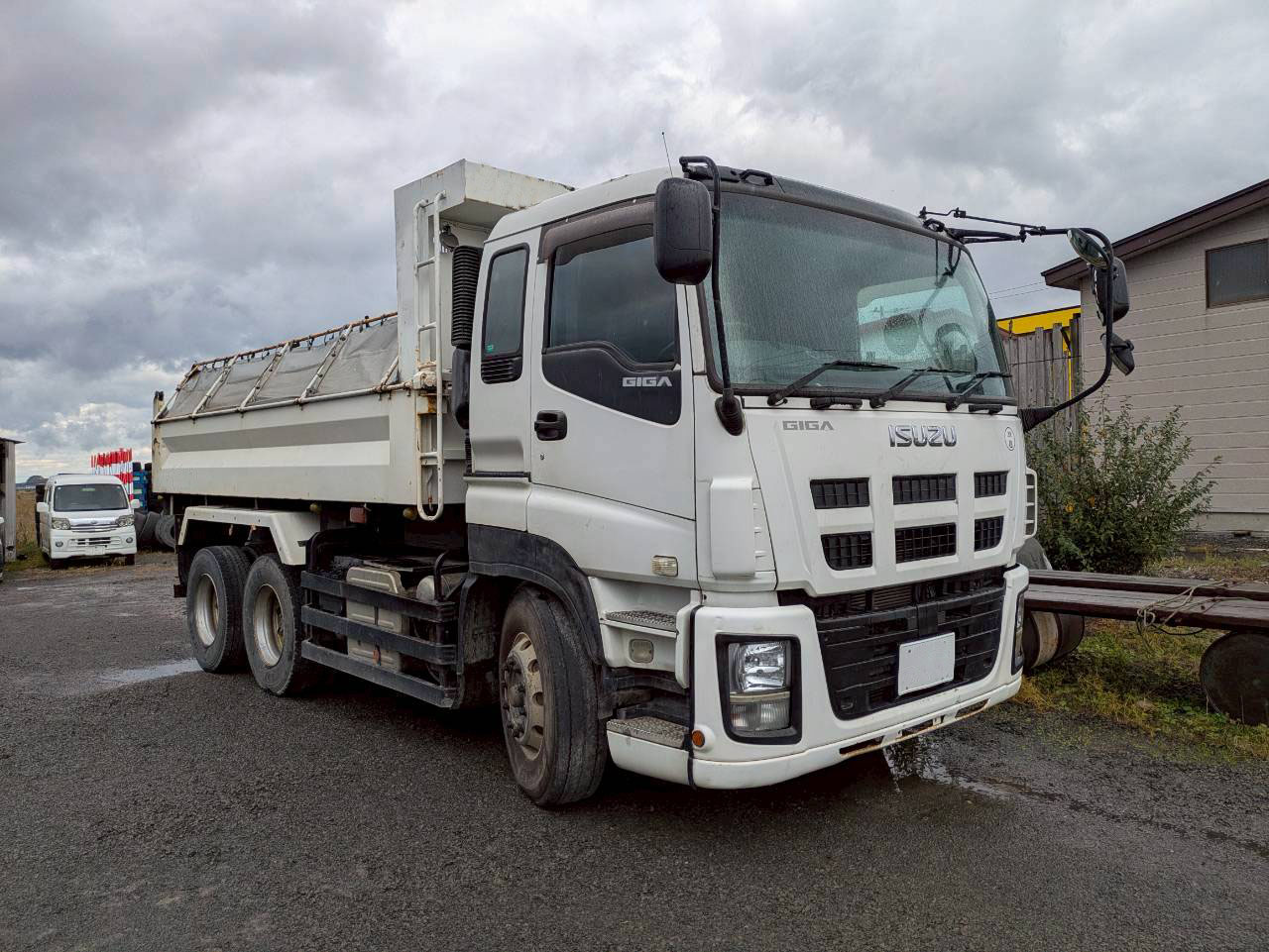 いすゞ ギガ 平成26年式 QKG-CXZ77ATの買取写真